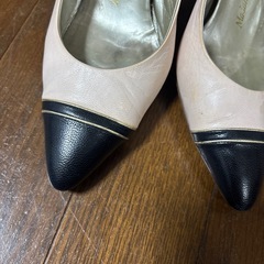 マダムグレコ　パンプス 22.5の画像
