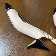 マダムグレコ　パンプス 22.5の画像