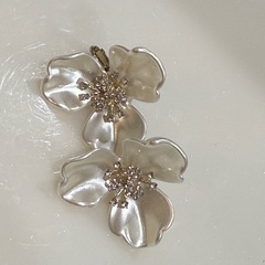 スリコ イヤリングの画像