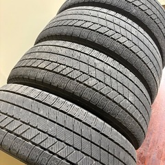 215/65/16冬VRX3の画像