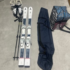 ジュニアスキーセット⭐︎ATOMICスキー板142cm⭐︎ブーツ⭐︎ストック⭐︎ケース
の画像