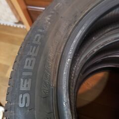 タイヤ4本の画像