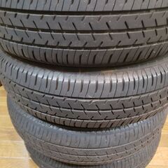 タイヤ4本の画像