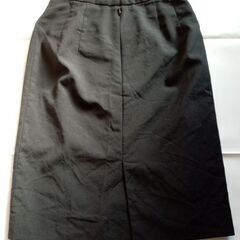 i・n・e 黒 タイトスカート 膝丈 サイズ1の画像
