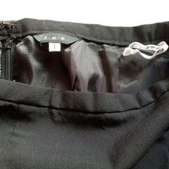 i・n・e 黒 タイトスカート 膝丈 サイズ1の画像