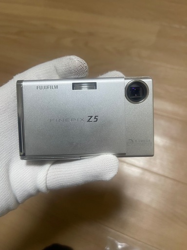 富士フィルム　デジタルカメラ　FINEPIX Z5