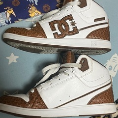 DCハイカットシューズ23.5cmの画像