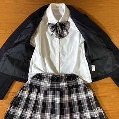 女児フォーマルスーツセット150の画像