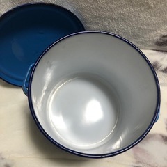 ヴィンテージ　ホーロー保存容器の画像