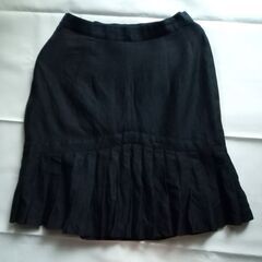 HIROKO KOSHINO BIS 黒 裾プリ―ツスカート 膝丈の画像