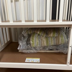 ベビーベッドの画像