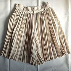 inkbee, アイボリー プリーツデザインキュロットスカート スカパン ミニ丈の画像