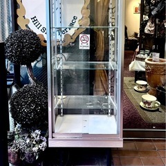 【昭和レトロ✨】照明付きガラスショーケース
の画像