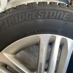 スタッドレスタイヤの画像
