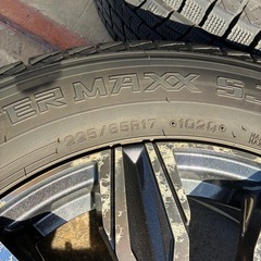 DUNLOP スタッドレスタイヤ
アルミホイール4本セット225/65R17の画像