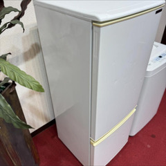 シャープ冷蔵庫の画像