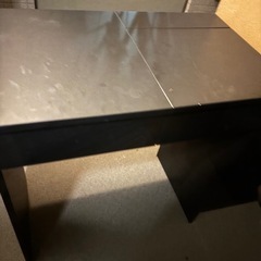 IKEA チェストand鏡付きデスクの画像