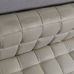 ソファ　(ベージュ色)の画像