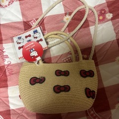 キティちゃんミニバッグのセット&サンリオキャラクターポーチの画像