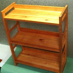 かわいい木製棚　天然木　約：幅６３５　高さ７９５　奥行２６０　棚移動調整出来ますの画像
