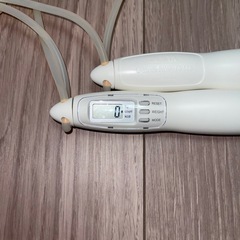 縄跳び 消費カロリー/回数表示 美品の画像