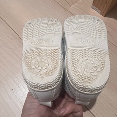 ミッキー100thアシックス13.5の画像