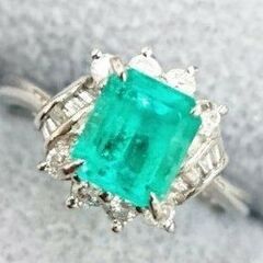 今回は花巻市のお客様よりPt950のエメラルドリングを出張…