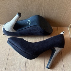 ヒール9センチのパンプス　Lの画像