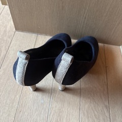 ヒール9センチのパンプス　Lの画像