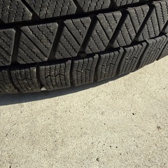 16インチスタッドレスタイヤ アルミホイールセットの画像