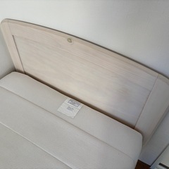 【ニトリ シングルベッド（組み立て式）】マットレス・カバー付きの画像