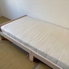 【ニトリ シングルベッド（組み立て式）】マットレス・カバー付きの画像