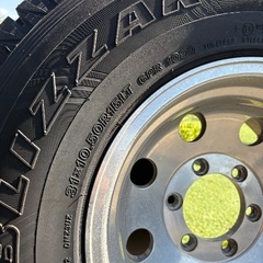 ほぼ新品？ブリザックスタッドレス4本の画像