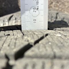 ﾌﾞﾘﾁﾞｽﾄﾝ　ｽﾀｯﾄﾞﾚｽ　BLIZZAK VRX　205/60R16　4本　ｶﾛｰﾗﾂｰﾘﾝｸﾞに使用　中古　の画像