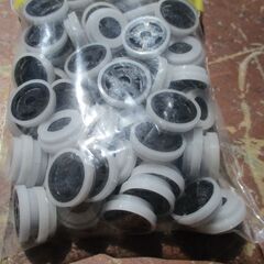 ☆　三栄水栓 SANEI V720FC 定流量弁コア 6L ブラック 100個入り◆水栓用品の画像