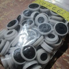 ☆　三栄水栓 SANEI V720FC 定流量弁コア 6L ブラック 100個入り◆水栓用品の画像