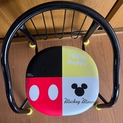 ミッキーマウス　豆イス　テーブル付きの画像