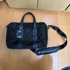 TUMI ビジネスバッグの画像