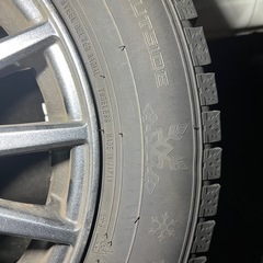 195/65r15 91Qスタッドレスタイヤ35週22年製とホイール4本の画像