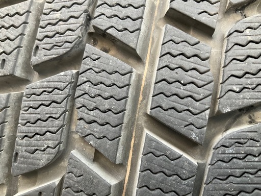 ライズ　ロッキー　冬用195/65R16   
4本　ナビ6 グッドイヤー　深溝