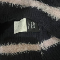 ＶネックセーターM 160くらい　の画像