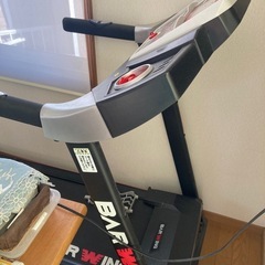 ランニングマシーン/使用少/フィットネス/運動/の画像