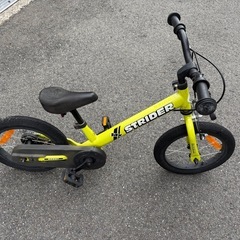 ストライダー　幼児　ペダル付き　の画像