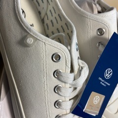 フォルクスワーゲン　スニーカー　白　新品　25cmの画像