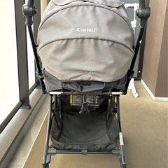 combi コンビ　ベビーカーの画像