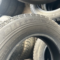 145.80.13スタッドレスタイヤの画像