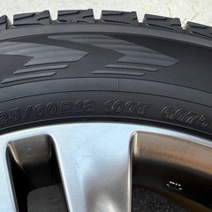 ②2本セット　アルファード40系スタッドレスタイヤ2本　225/60R18の画像