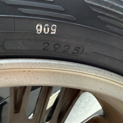 ②2本セット　アルファード40系スタッドレスタイヤ2本　225/60R18の画像