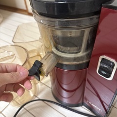 HUROM ヒューロムコールドプレスジューサー HI-EBA06にんじんジュースなどにどうぞ！の画像