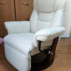中古美品＜タマリビング(Tamaliving) パーソナルチェア　ニース＞リクライニングソファチェアの画像